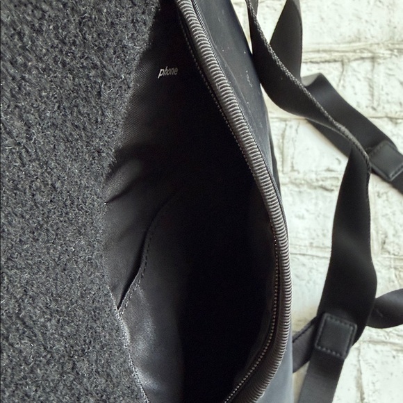 Lululemon Sherpa Backpack - Picture 9 of 16